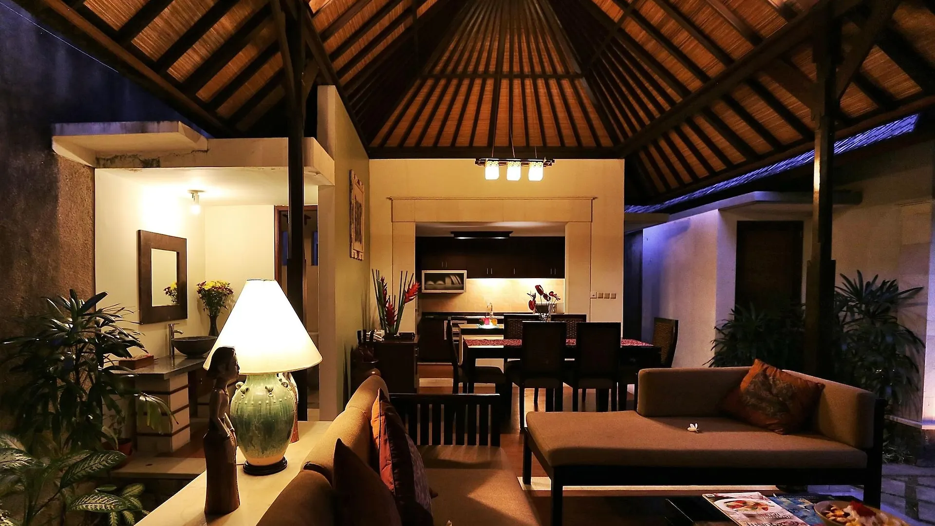 Hotel The Sanyas Suite Seminyak