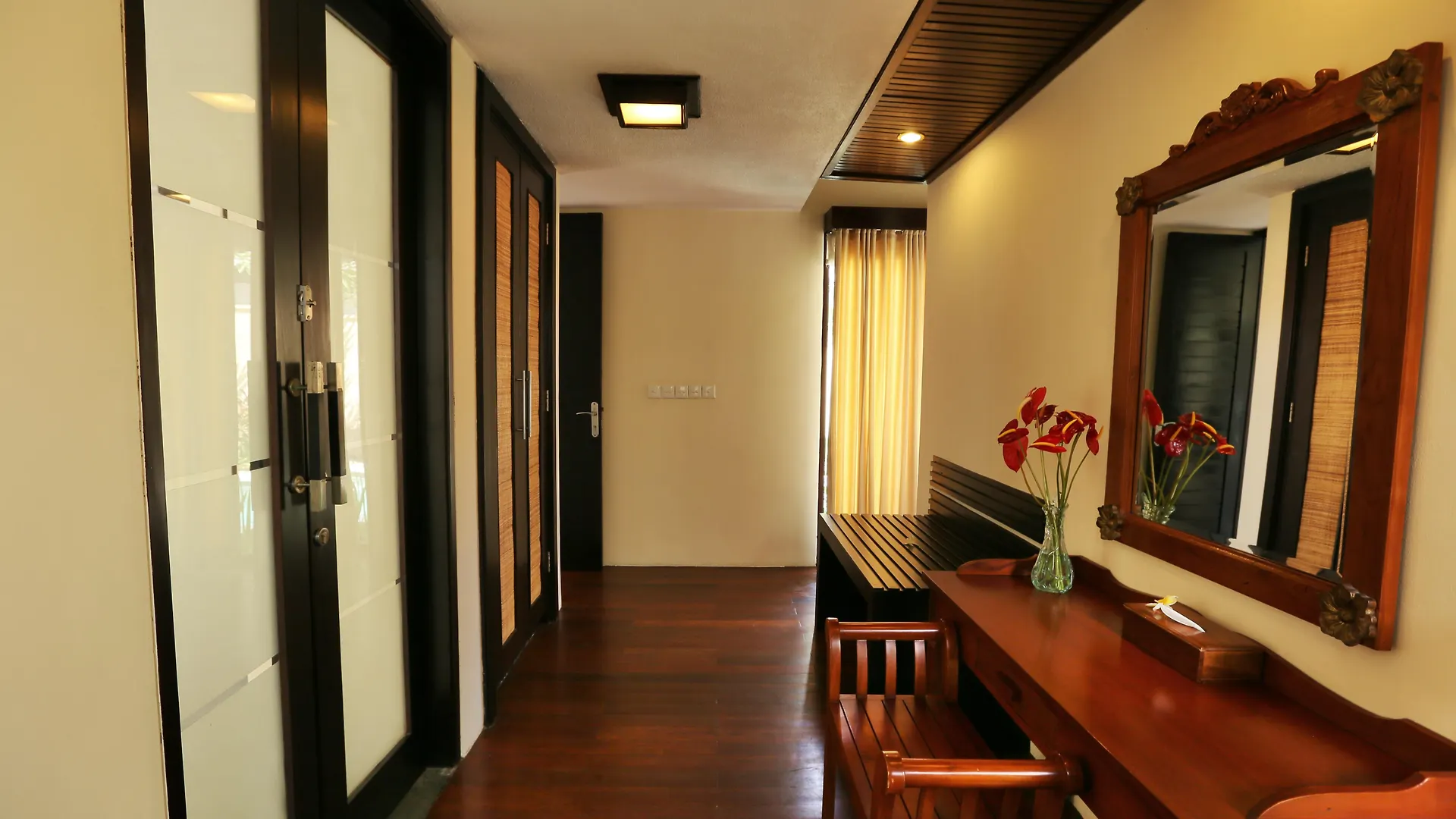 Hotel The Sanyas Suite Seminyak