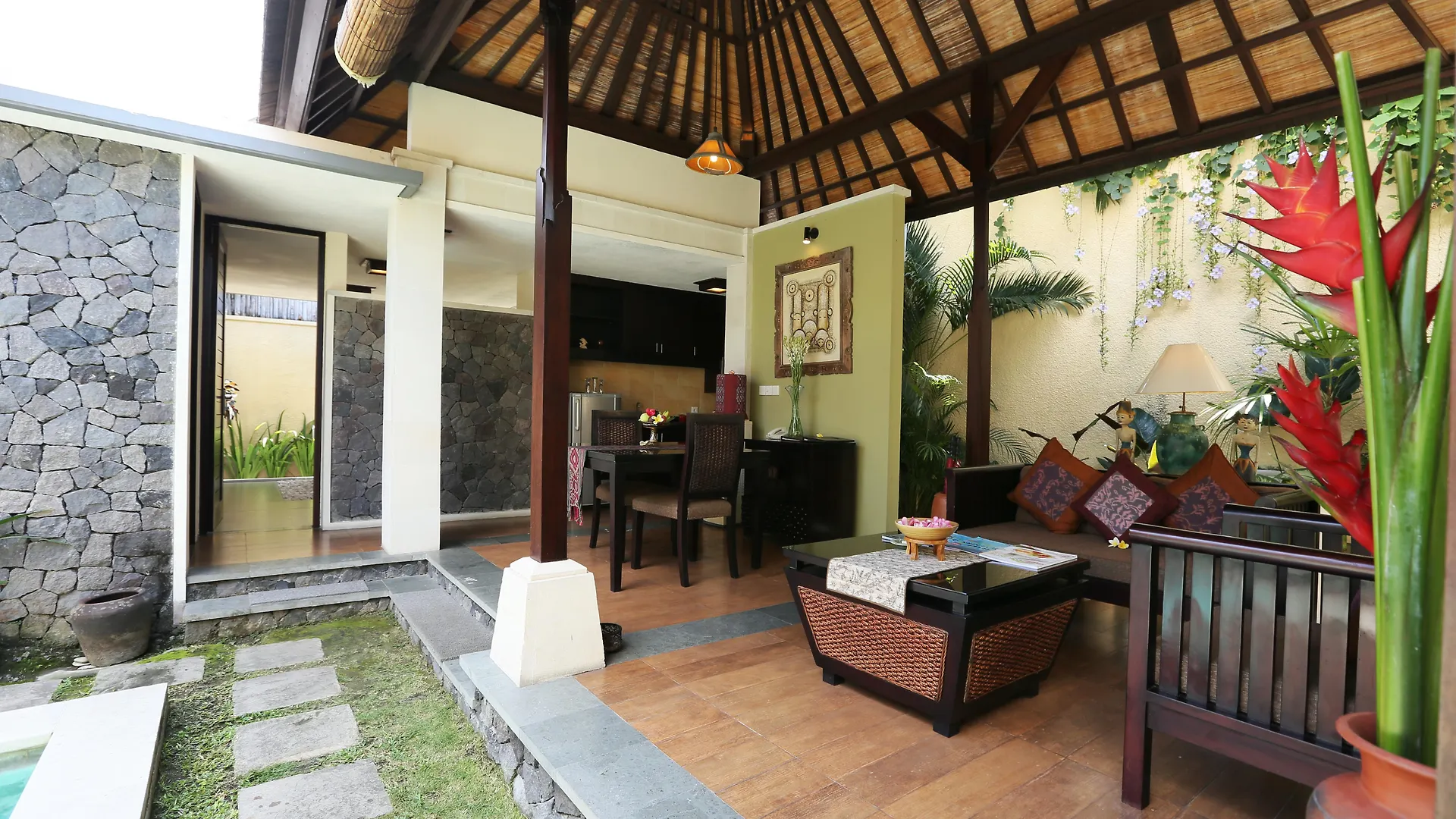 The Sanyas Suite Seminyak  Hotel