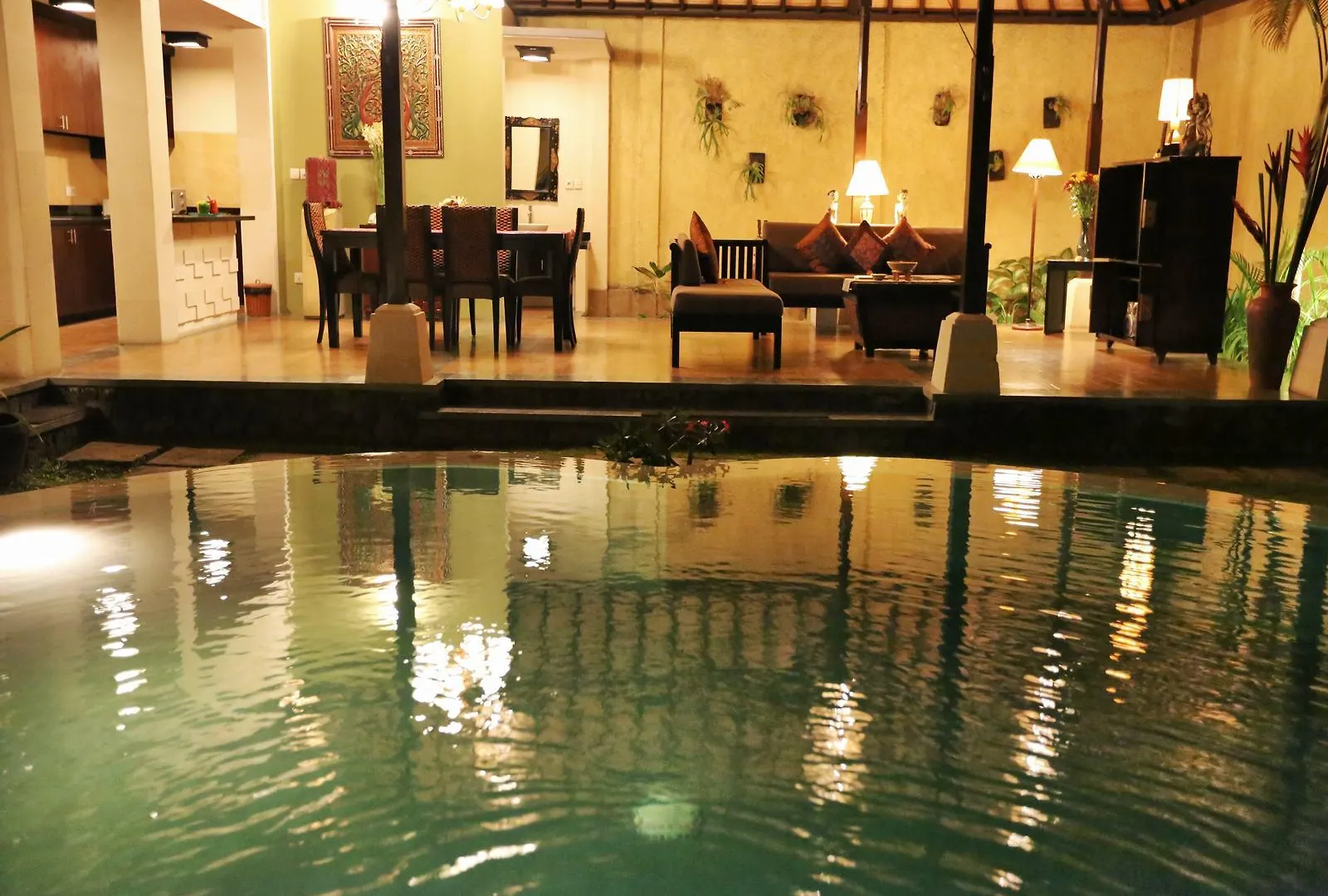 The Sanyas Suite Seminyak  Seminyak (Bali)